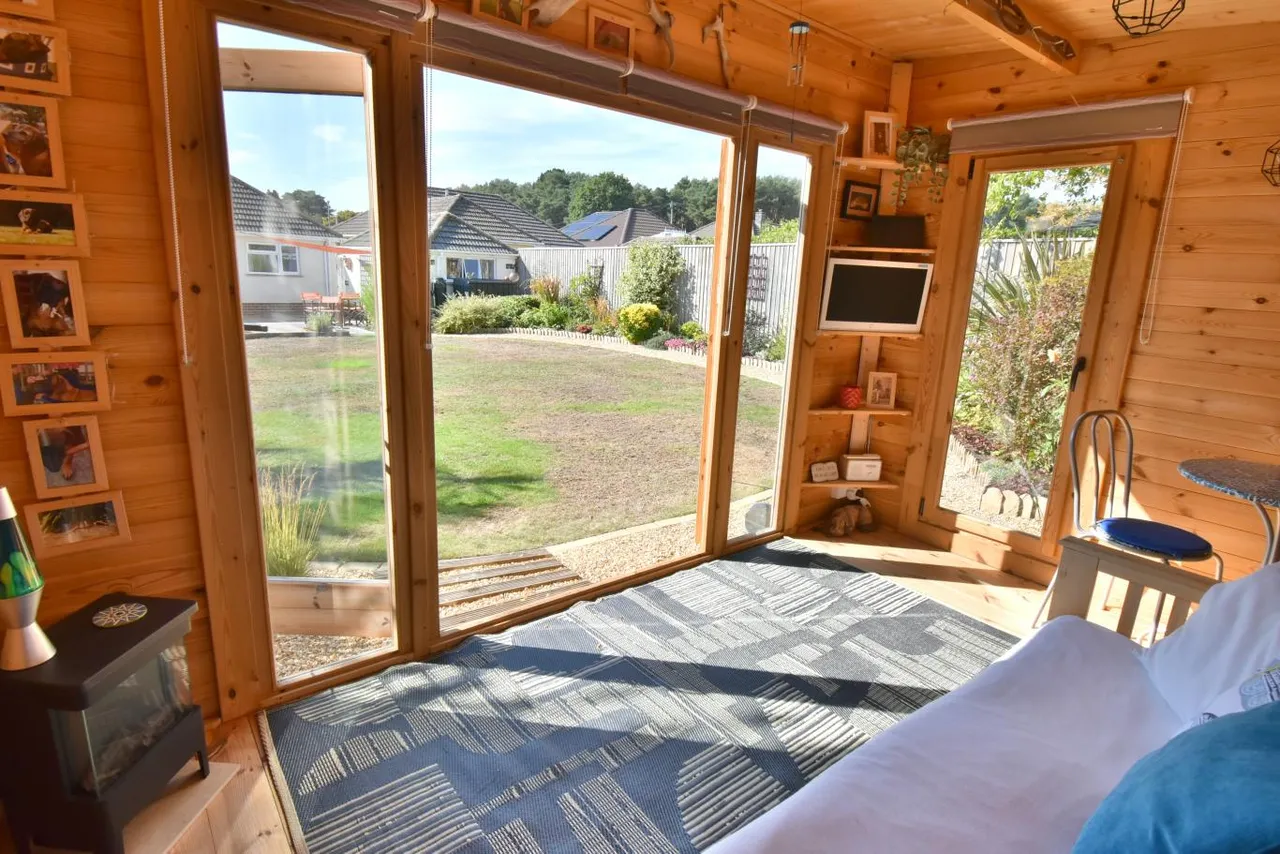 Heathlands Avenue, BH22, photo 26