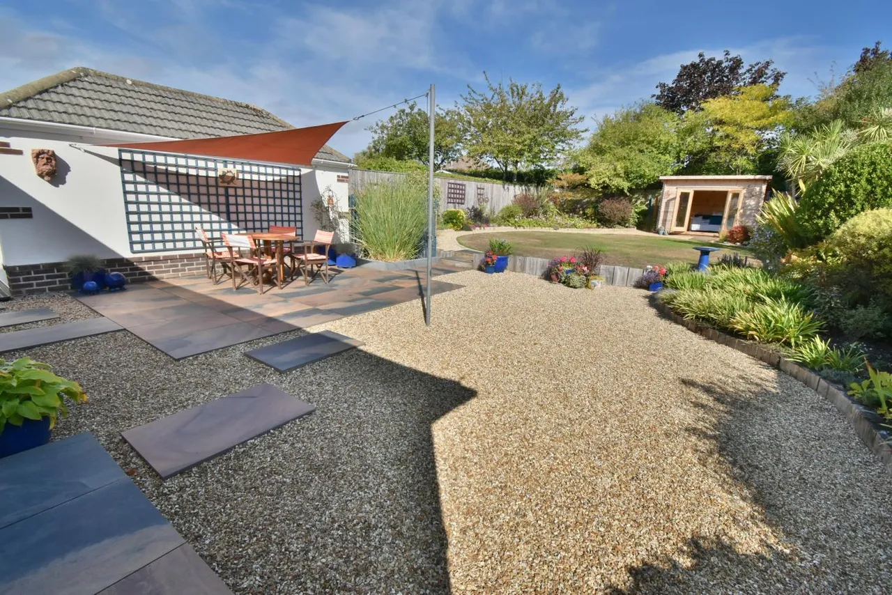 Heathlands Avenue, BH22, photo 2