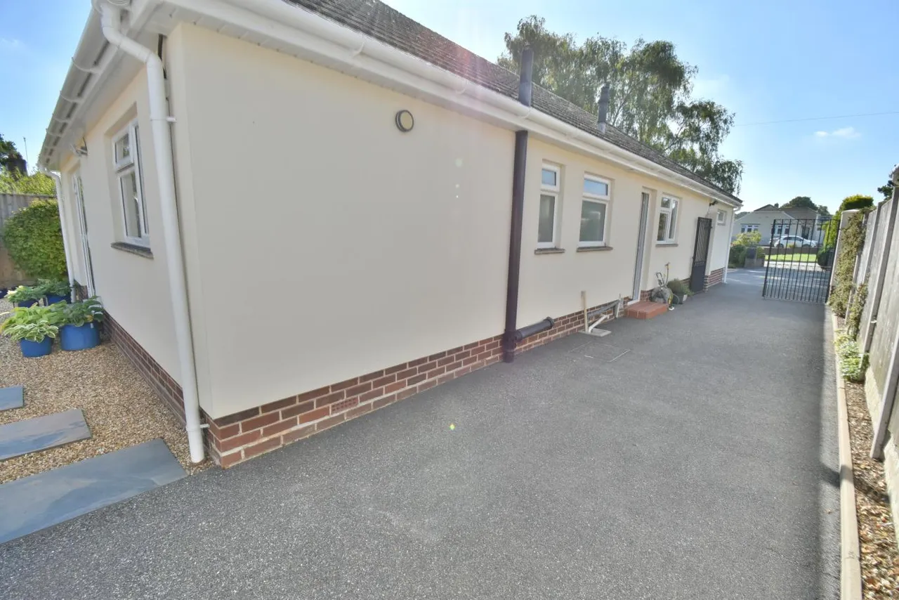 Heathlands Avenue, BH22, photo 29