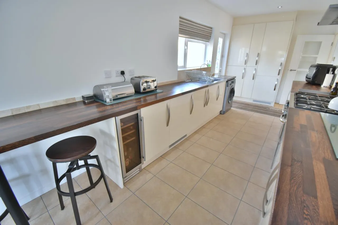 Heathlands Avenue, BH22, photo 6