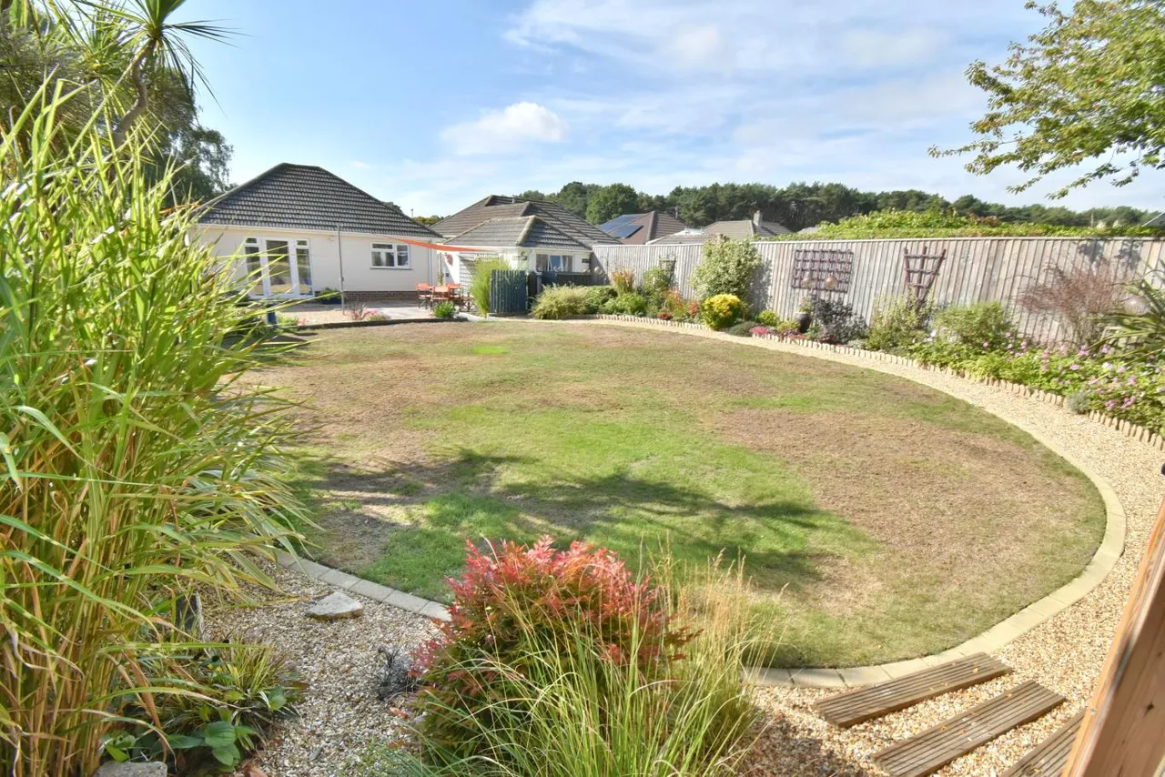 Heathlands Avenue, BH22, photo 23