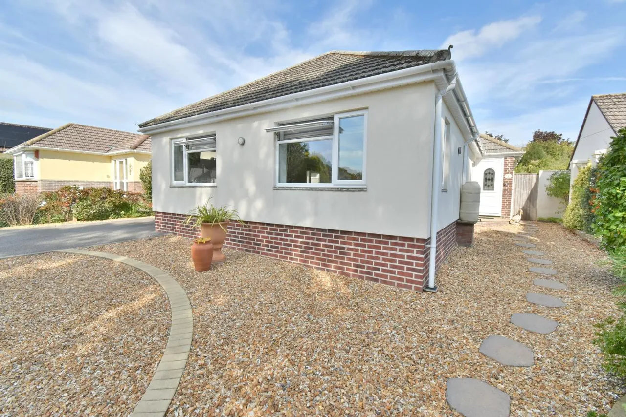 Heathlands Avenue, BH22, photo 28