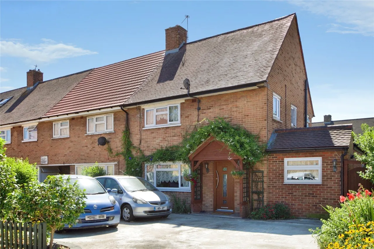 4 bed house for sale — Masons Road, Enfield, EN1