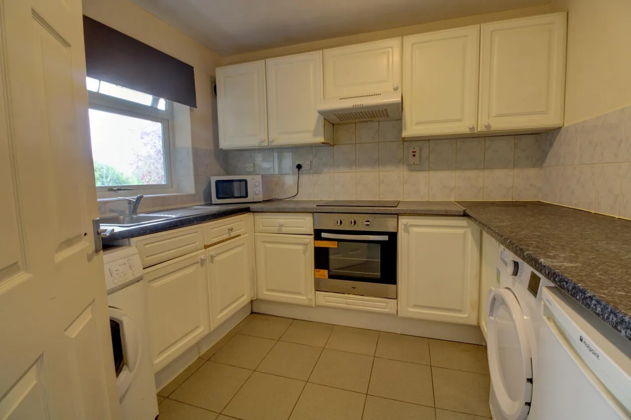 Baron Court, Reading, RG30, photo 4