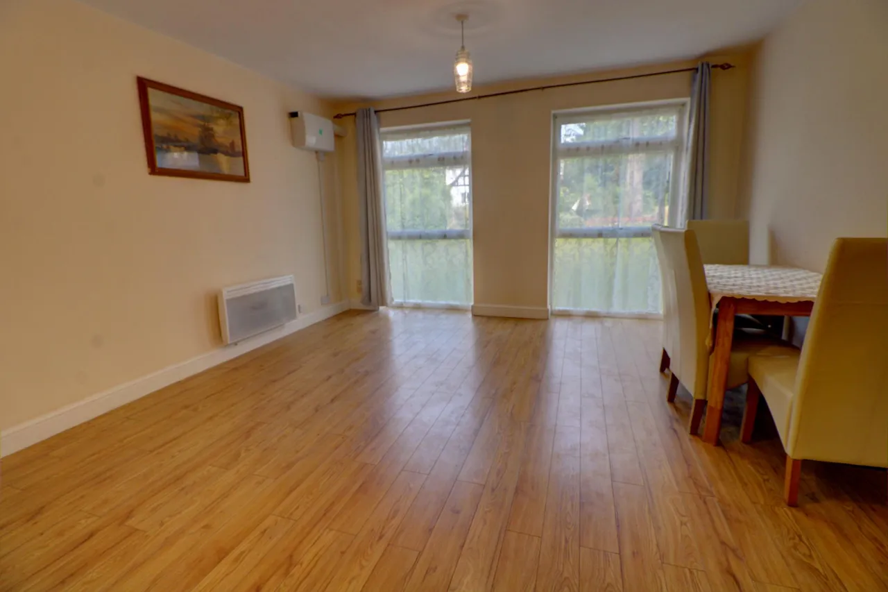 Baron Court, Reading, RG30, photo 3