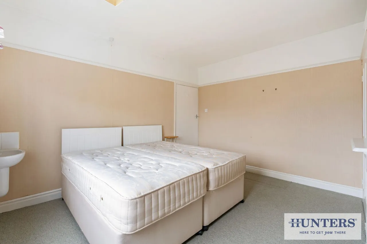 Thorpe Lane, Guiseley, LS20, photo 13