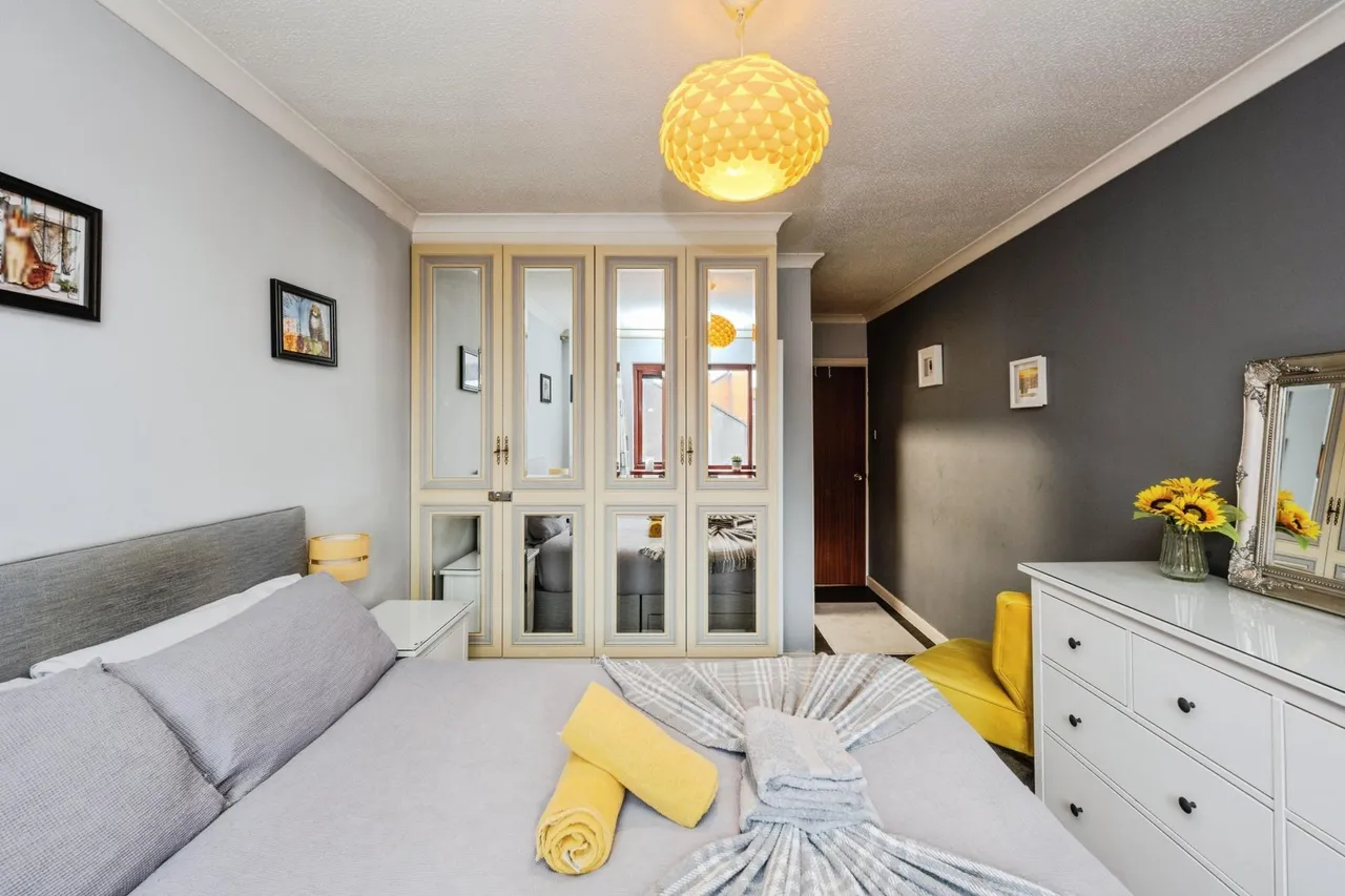 Sarlou Court, Swansea, SA2, photo 11