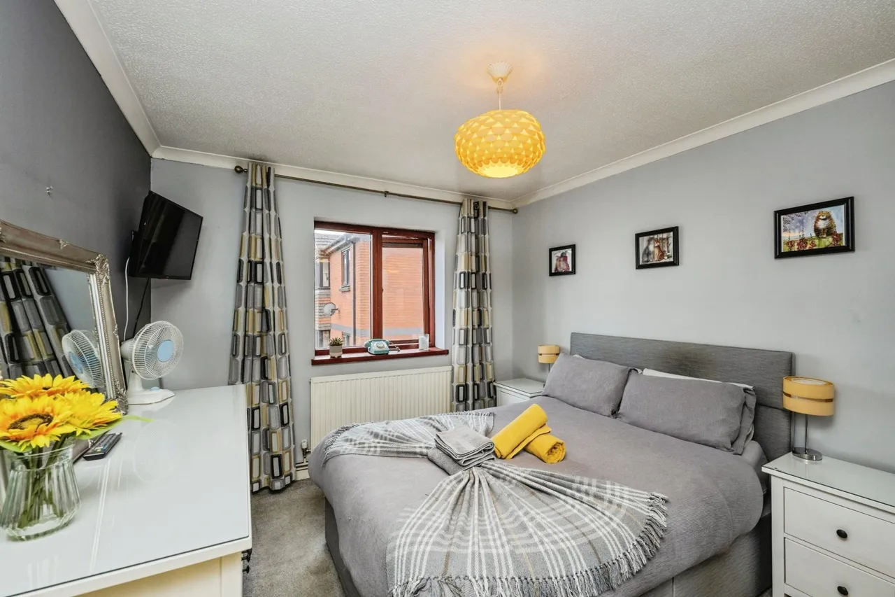 Sarlou Court, Swansea, SA2, photo 9