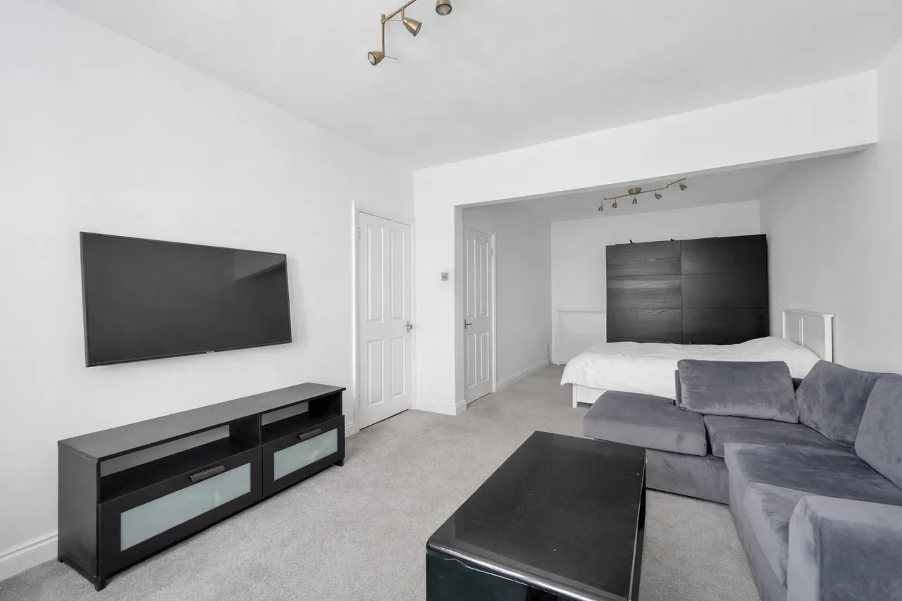 Wellington Road South, Hounslow, TW4 5JX, photo 6