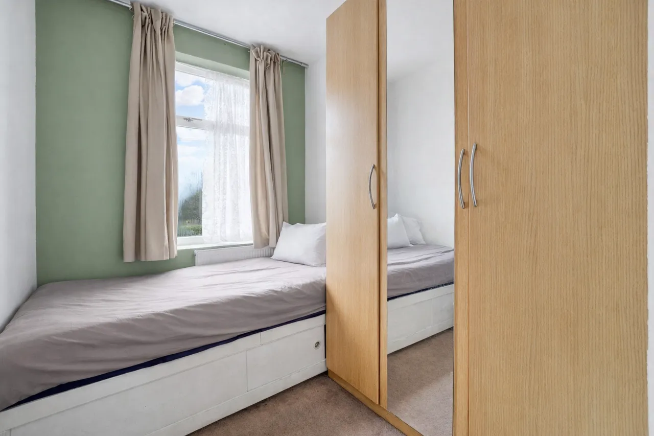 Wellington Road South, Hounslow, TW4 5JX, photo 11