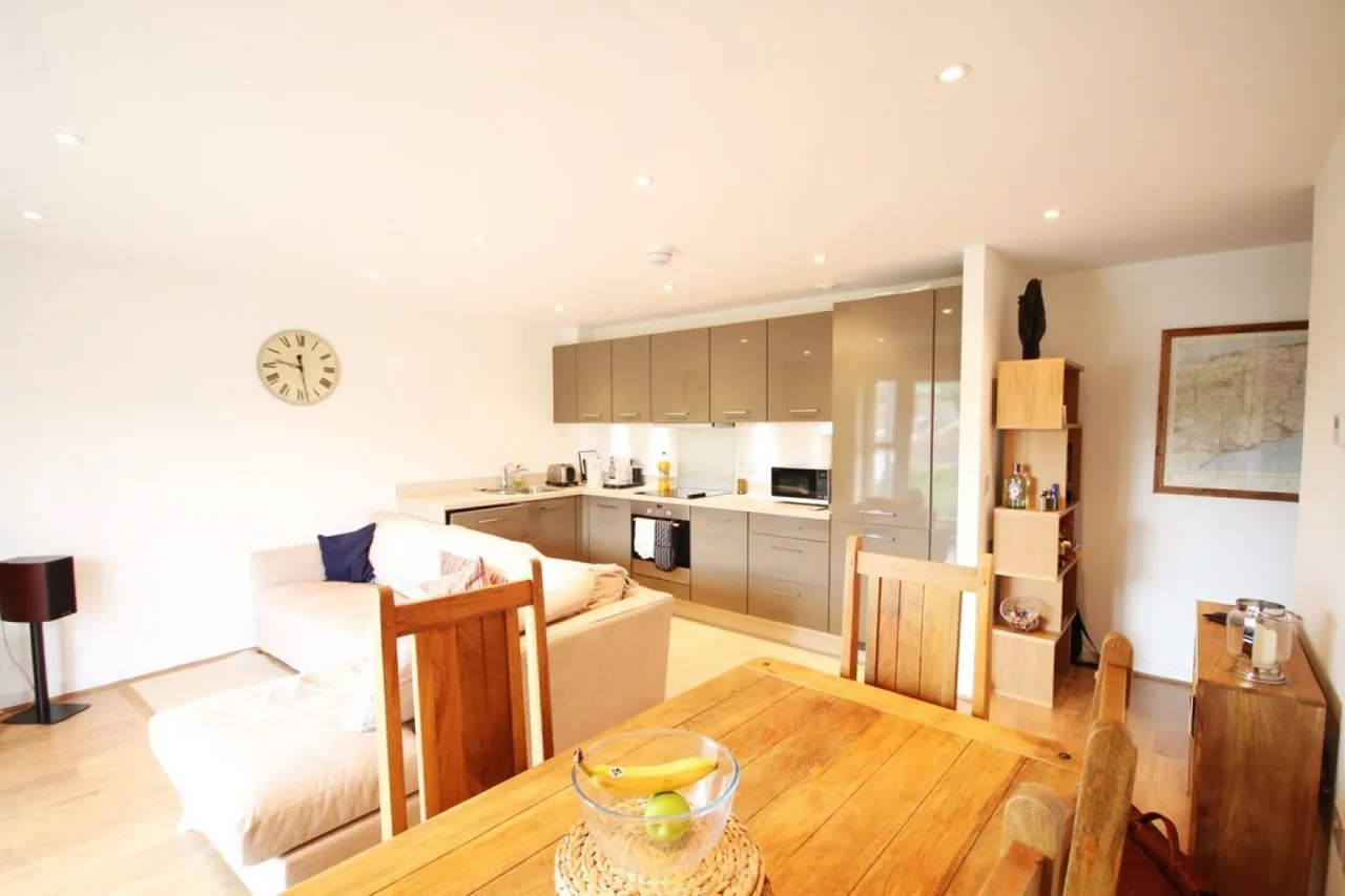 Westwood Drive, Canterbury, photo 2