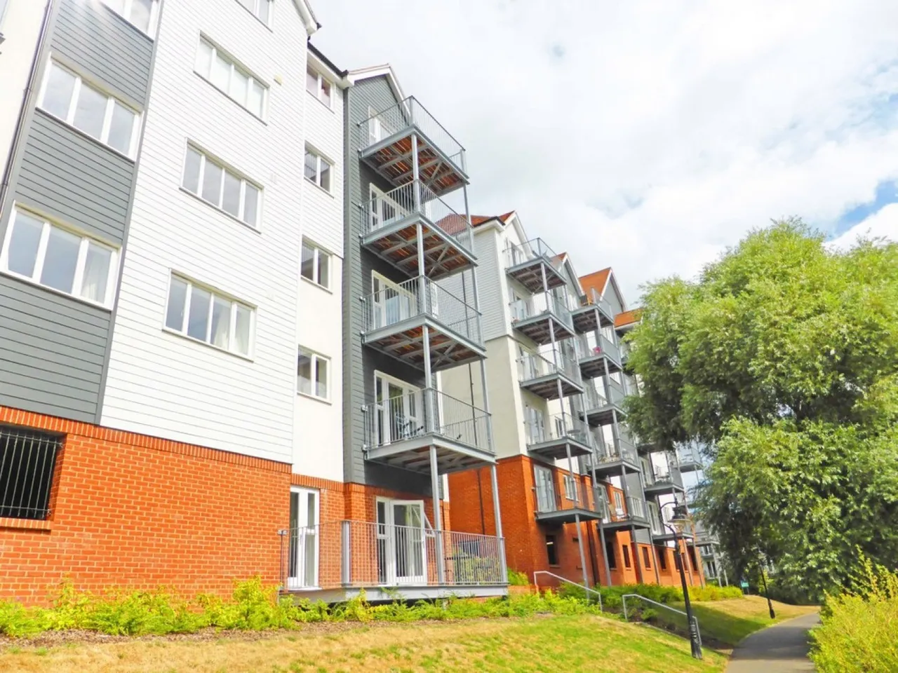 2 bed flat for sale — Westwood Drive, Canterbury