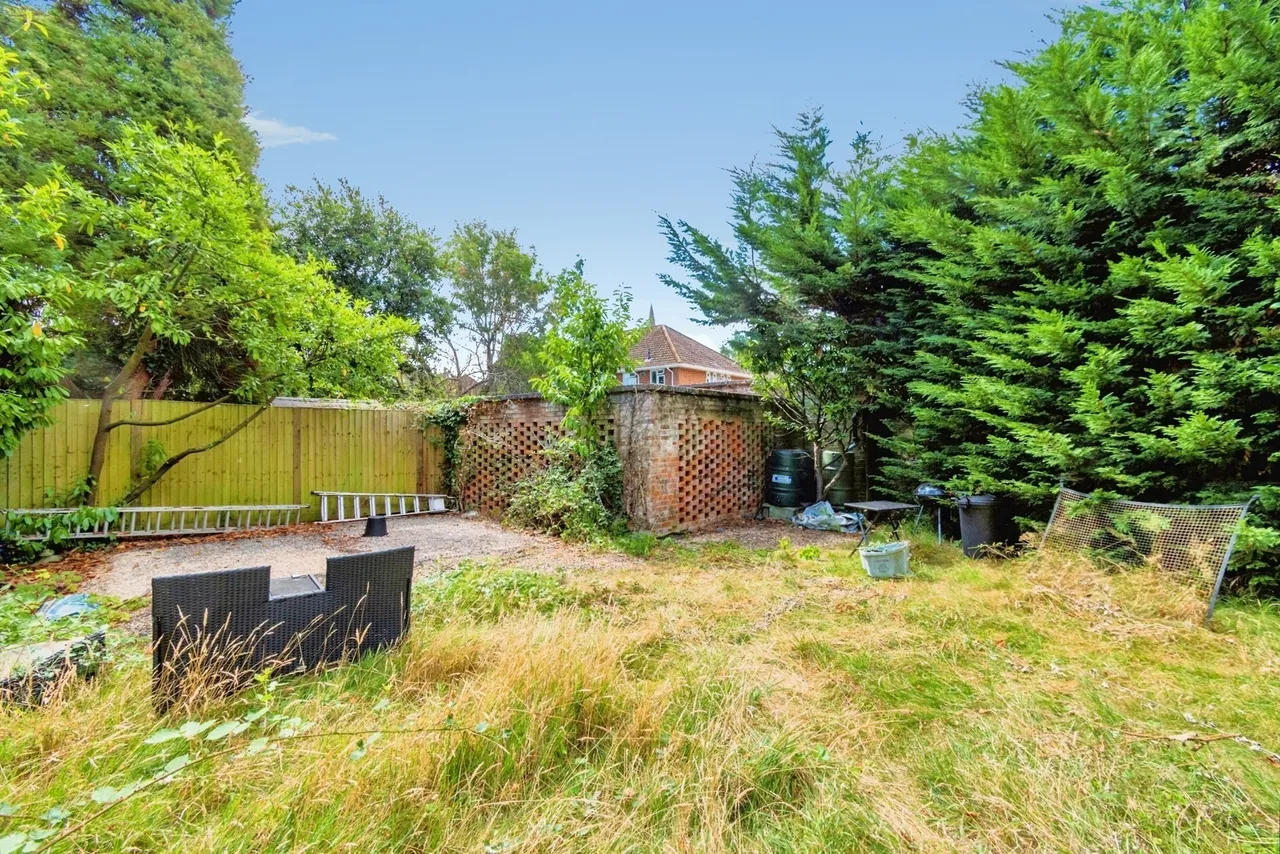 Kings Close, Lyndhurst, SO43, photo 18