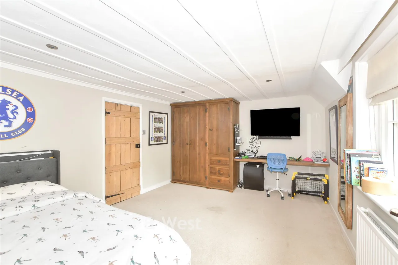 London Road, Felbridge, RH19, photo 14