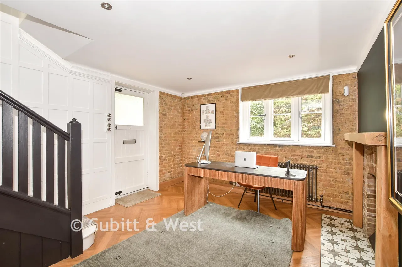 London Road, Felbridge, RH19, photo 10