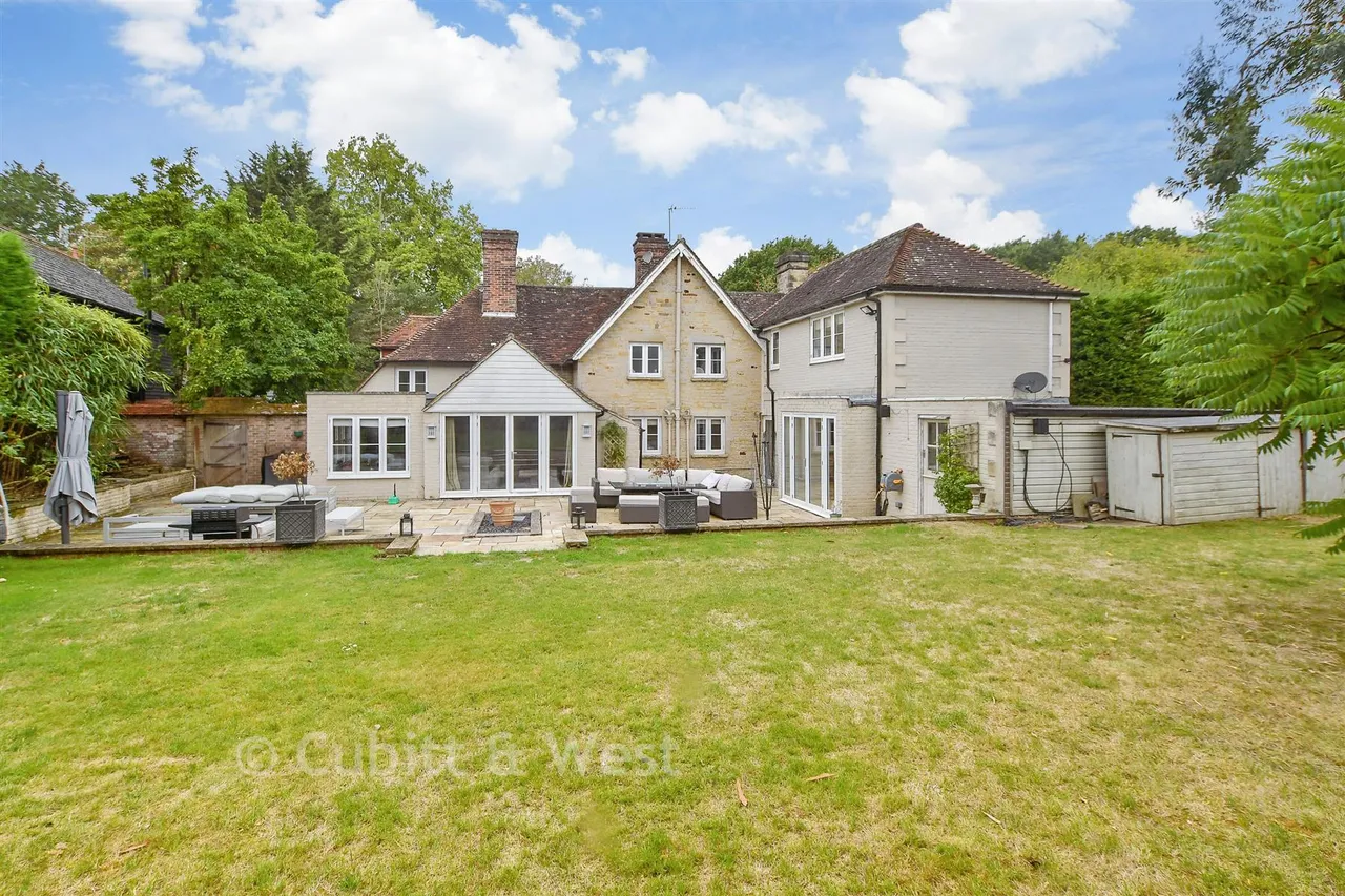 London Road, Felbridge, RH19, photo 18