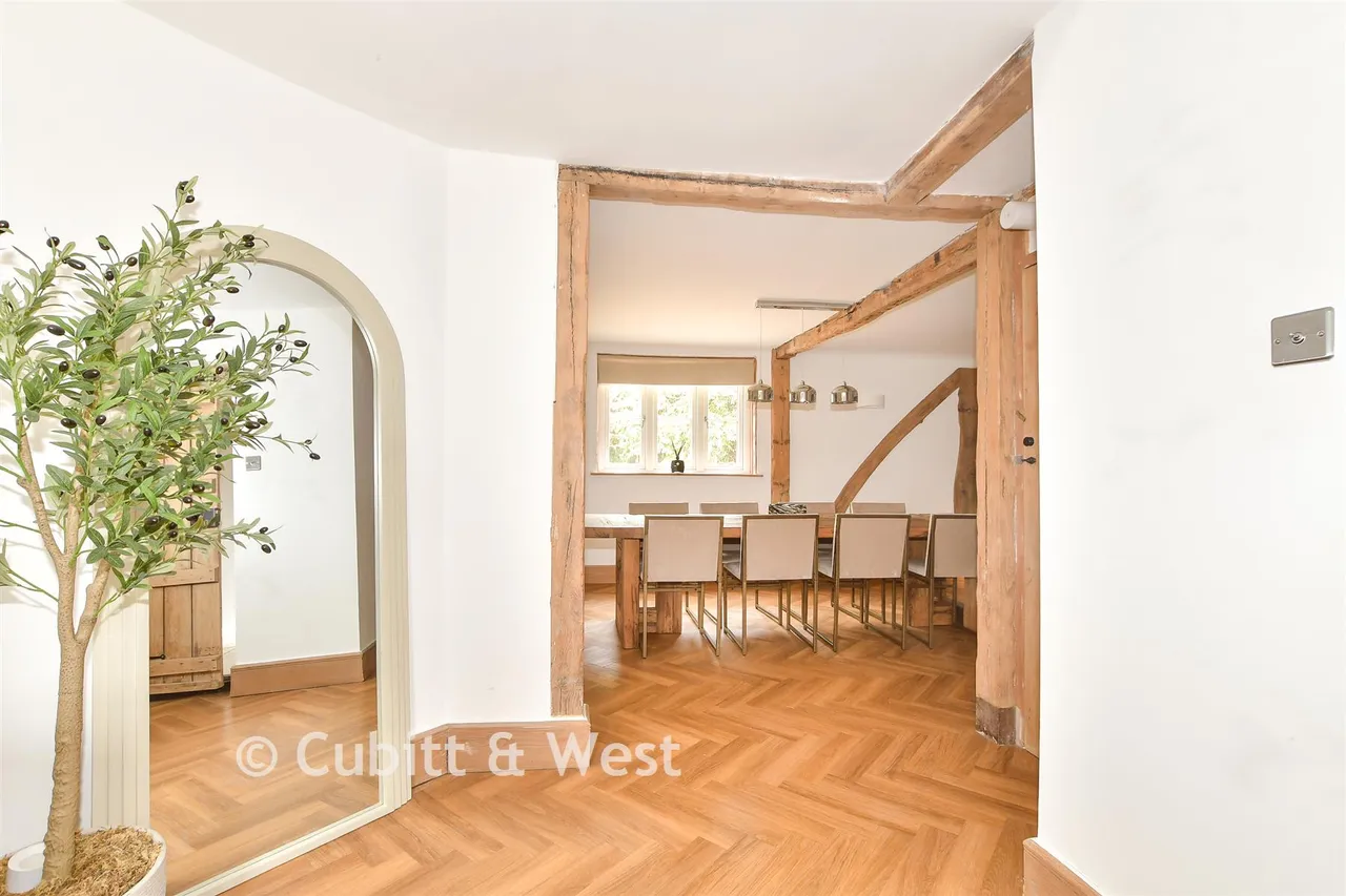 London Road, Felbridge, RH19, photo 4