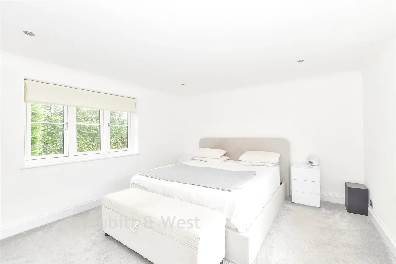 London Road, Felbridge, RH19, photo 11