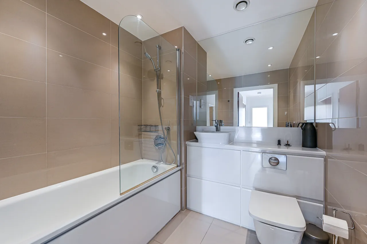 130 Bellville House, 2 John Donne Way, London, photo 5