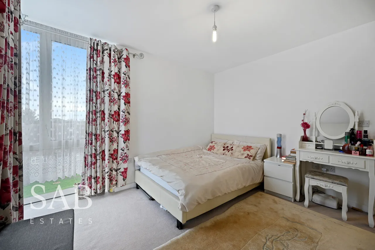 Taywood Road, Northolt, UB5, photo 7