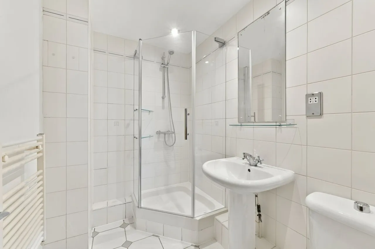 Smugglers Way, London, SW18, photo 10