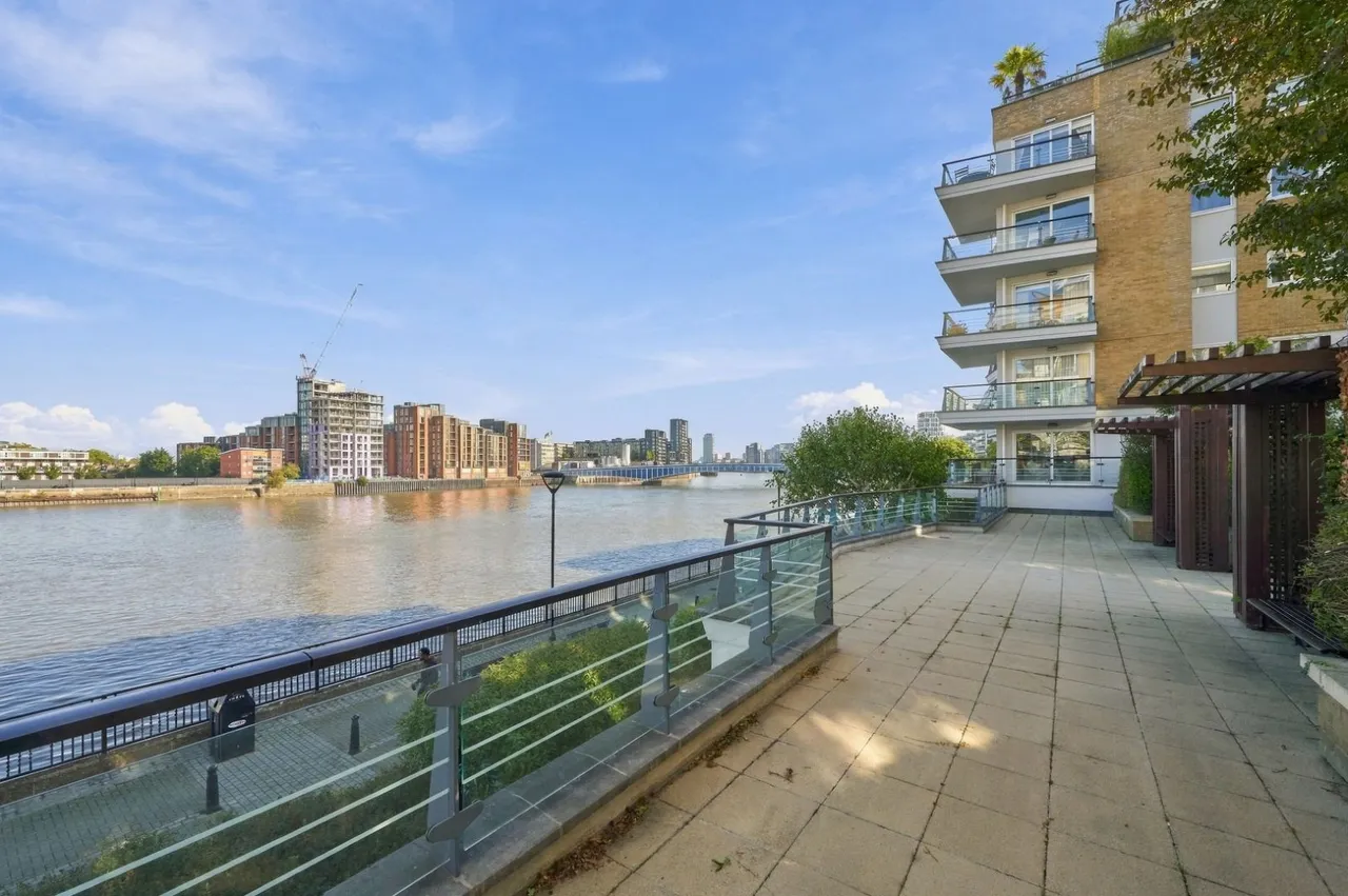 Smugglers Way, London, SW18, photo 15