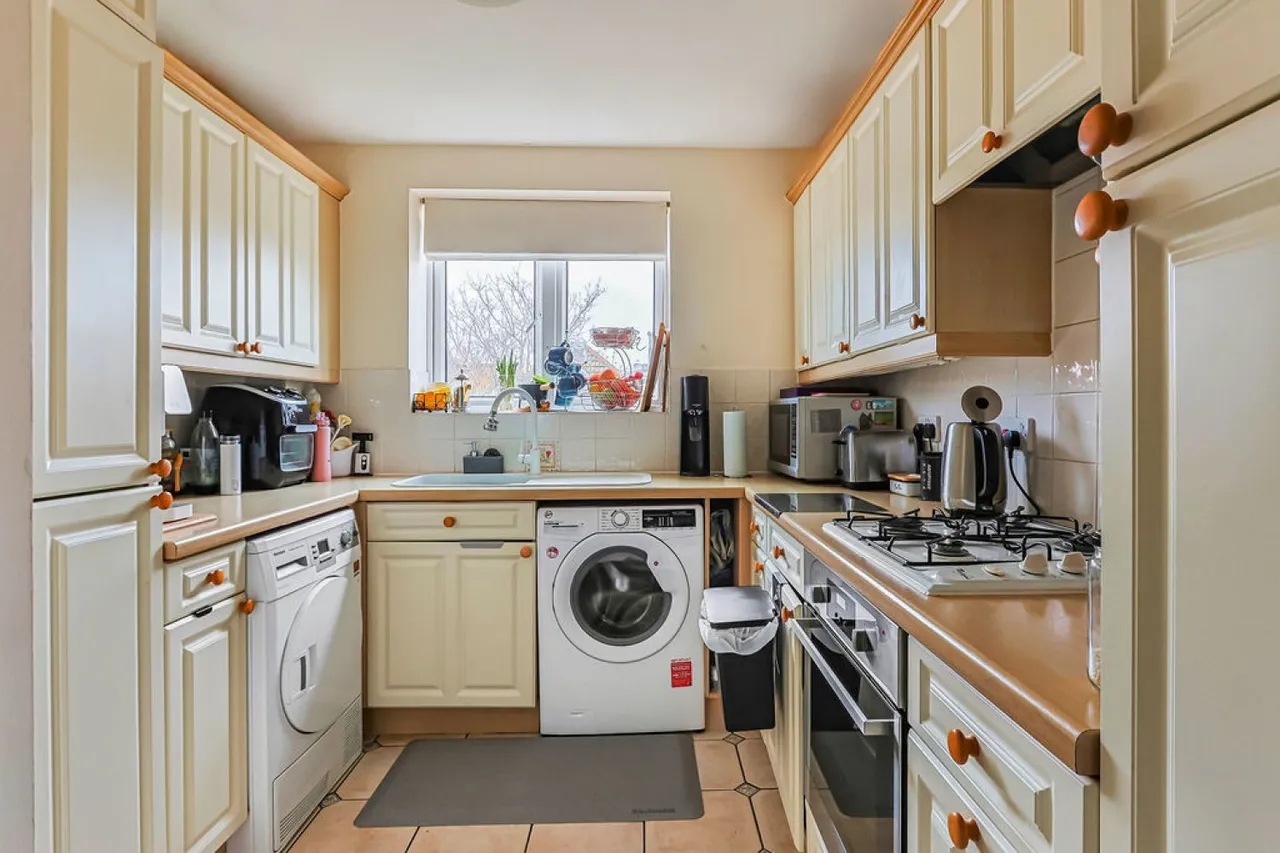 St Peters Road, Bournemouth, photo 3