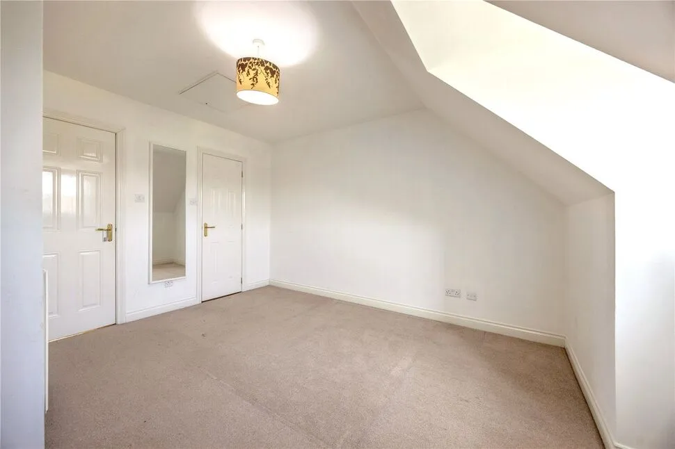 Queens Crescent, Livingston, EH54, photo 21
