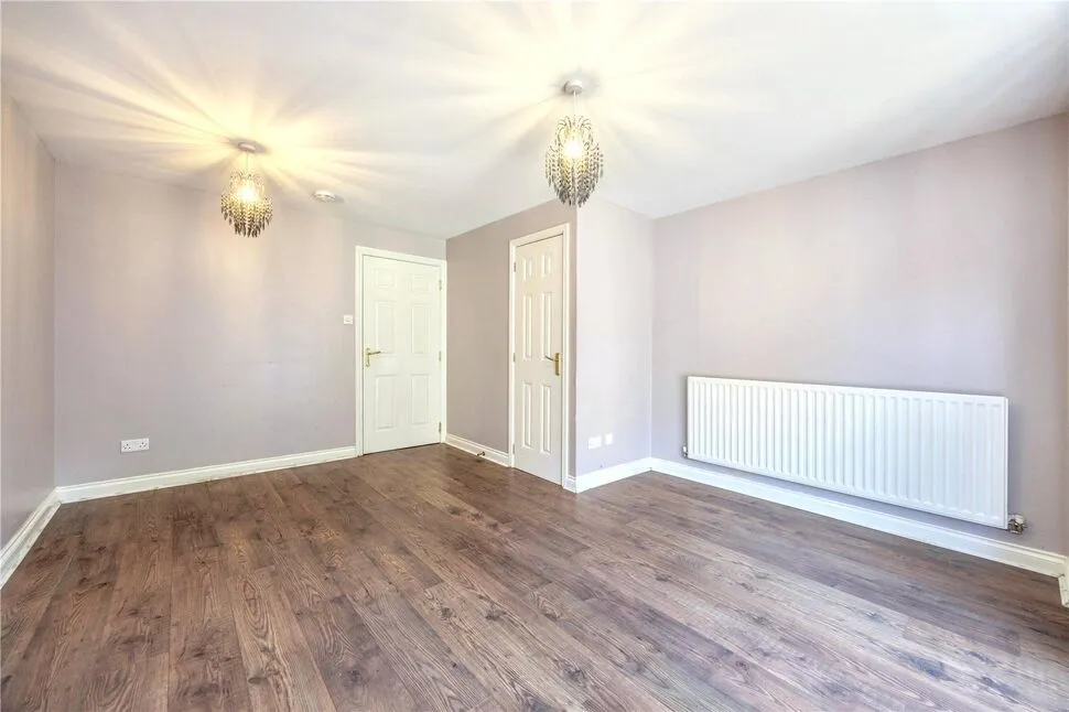 Queens Crescent, Livingston, EH54, photo 11