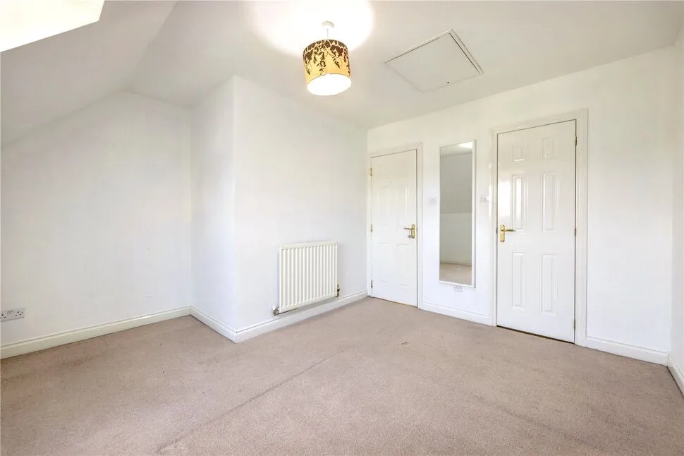 Queens Crescent, Livingston, EH54, photo 7
