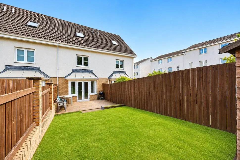 Queens Crescent, Livingston, EH54, photo 24