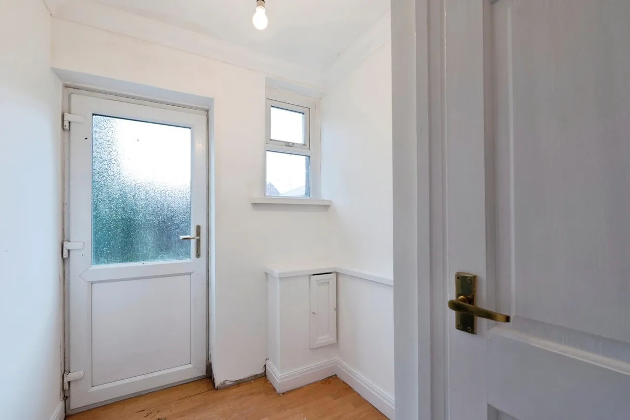 Lisbon Drive, Darwen, BB3, photo 17
