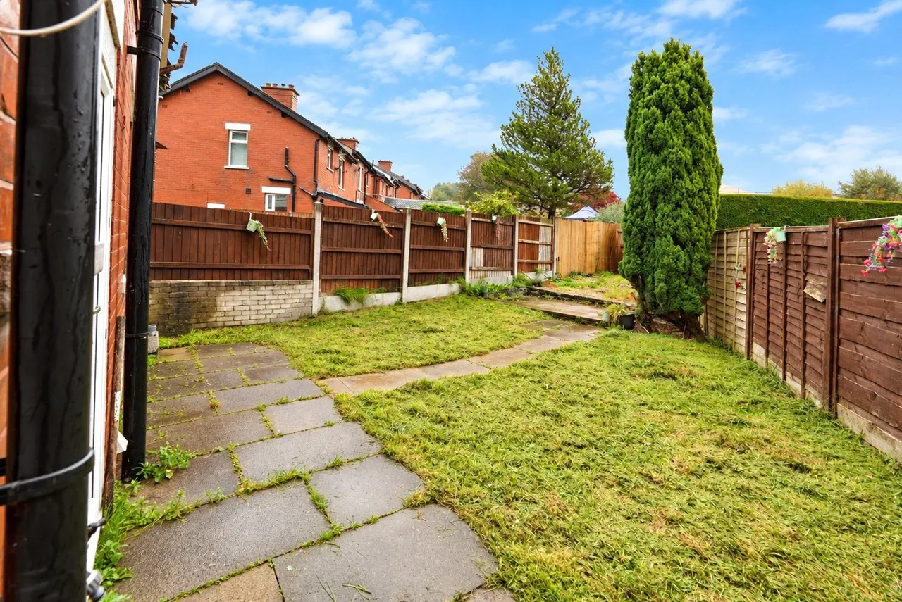 Lisbon Drive, Darwen, BB3, photo 15