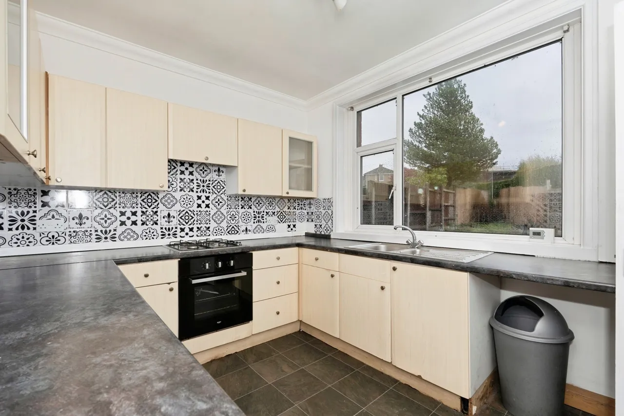 Lisbon Drive, Darwen, BB3, photo 6