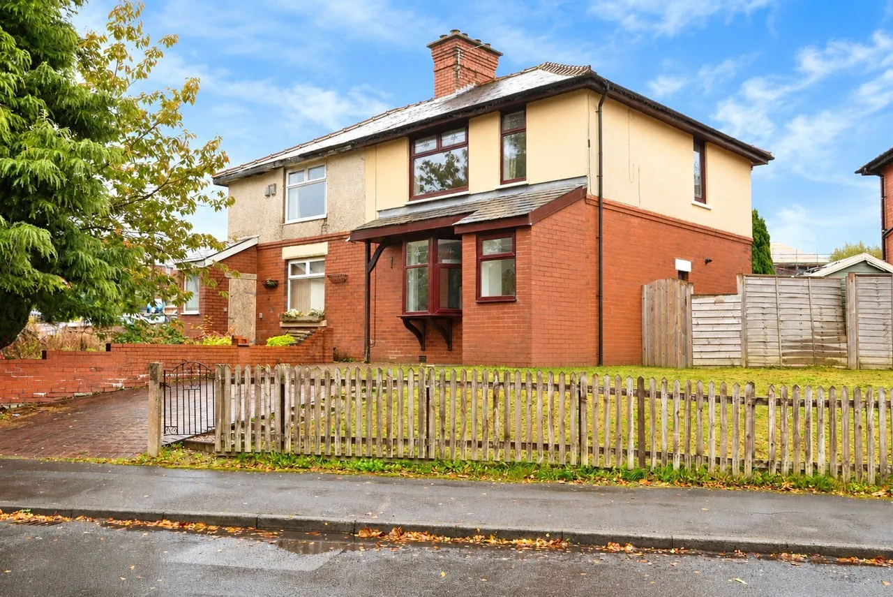 3 bed house for sale, Lisbon Drive, Darwen, BB3