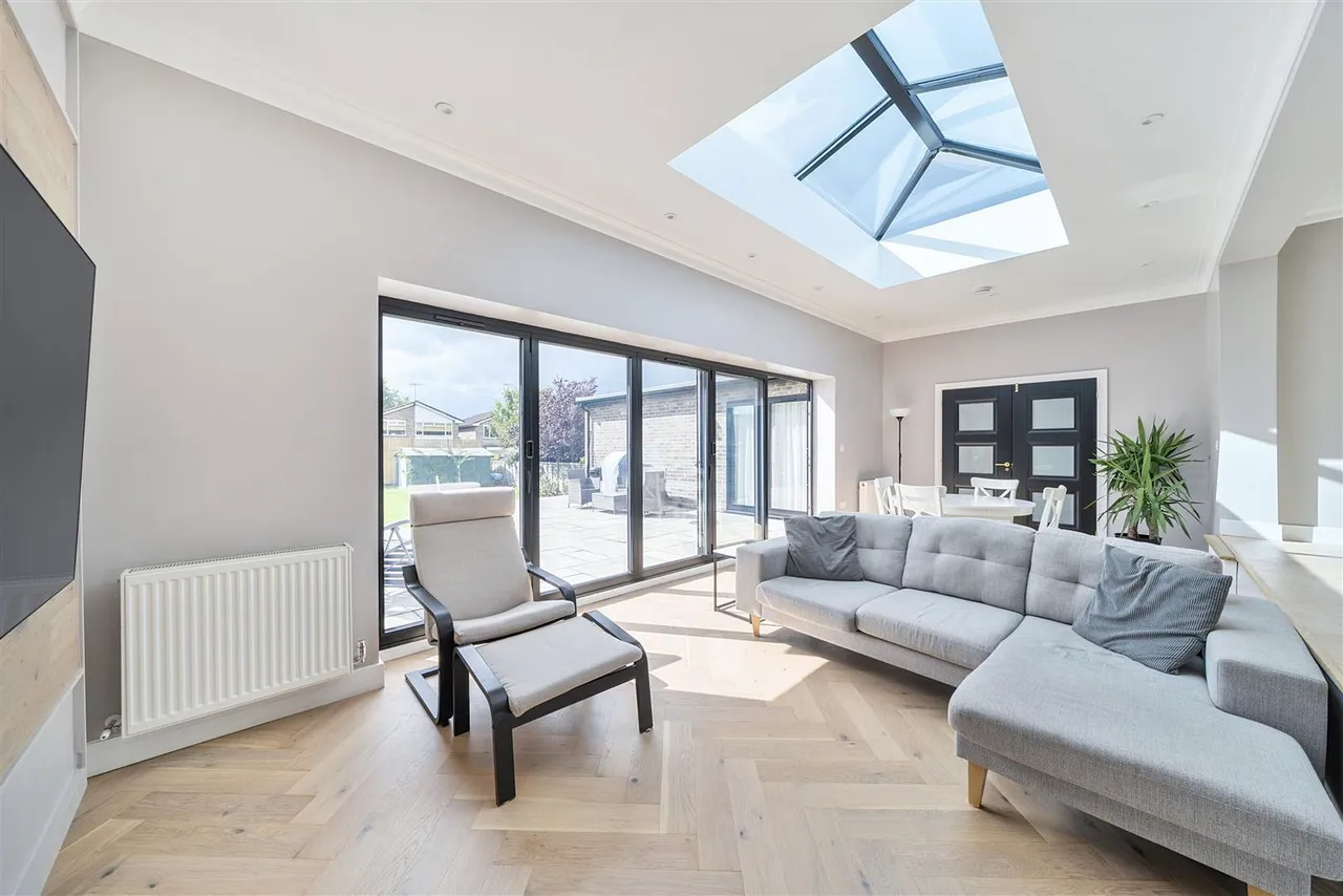Oundle Avenue, Bushey, photo 11