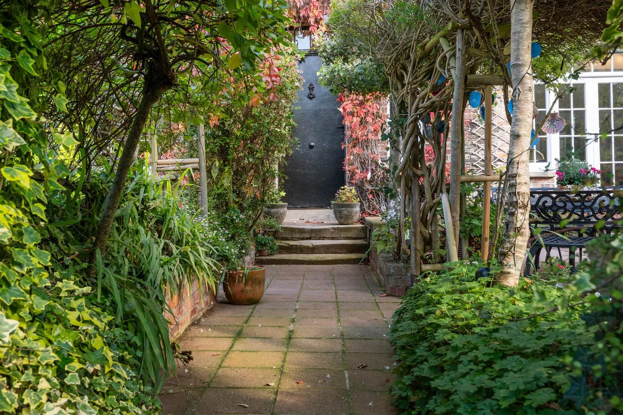 Victoria Road, Holywood, BT18, photo 34