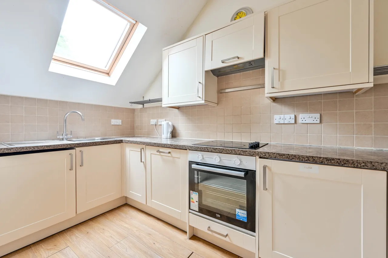 7b, Cobbett Road, Guildford, photo 11