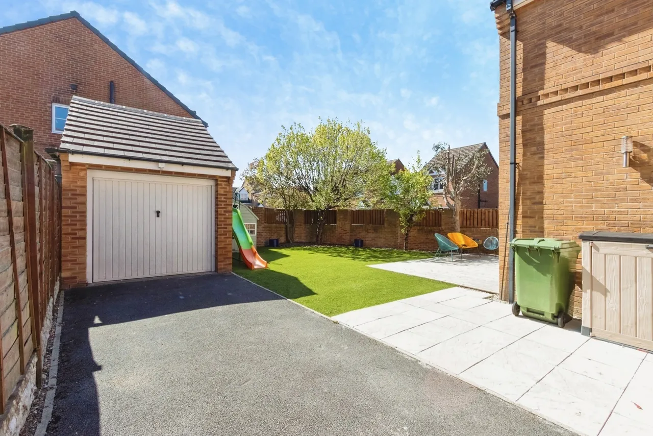 Gleneagles Drive, Normanton, West Yorkshire, WF6, photo 18