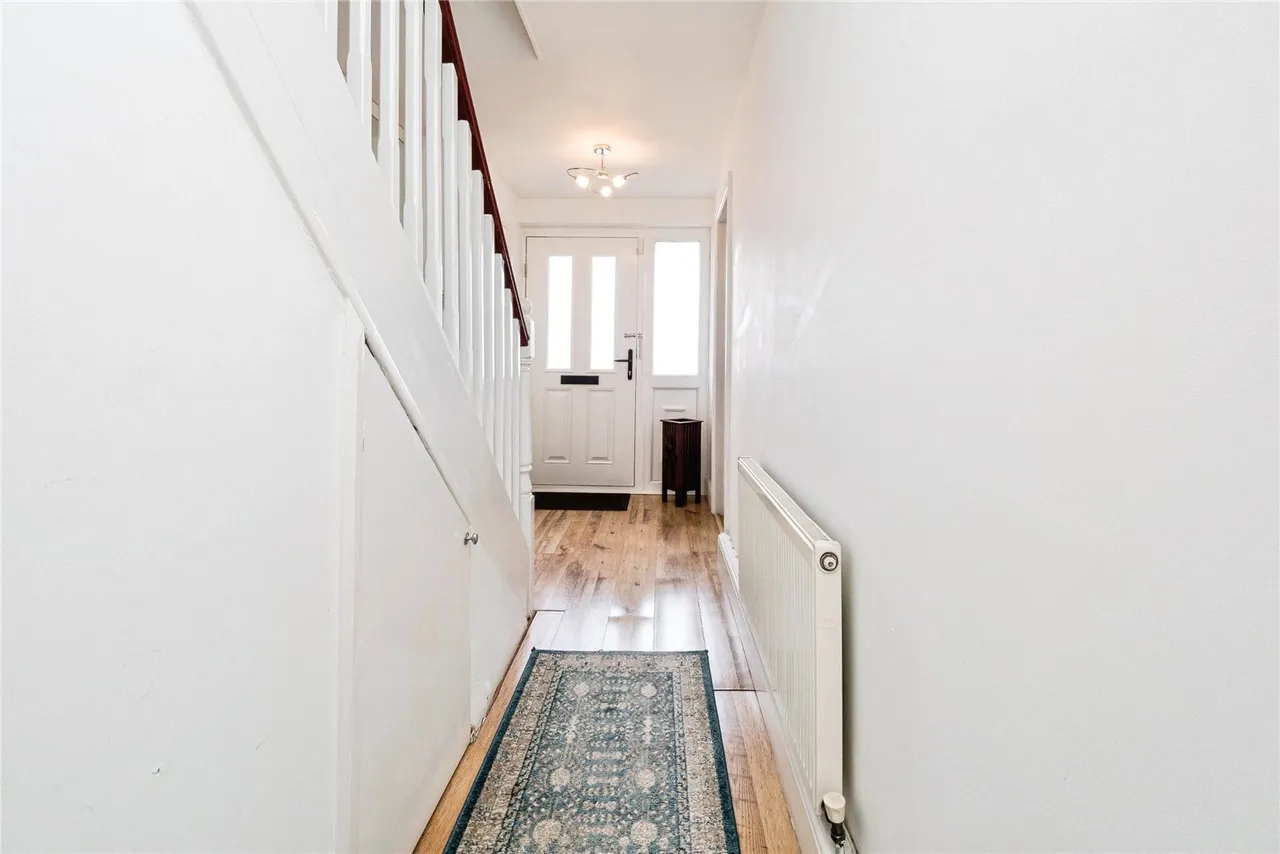 Ashingdon Close, Chingford, E4, photo 9