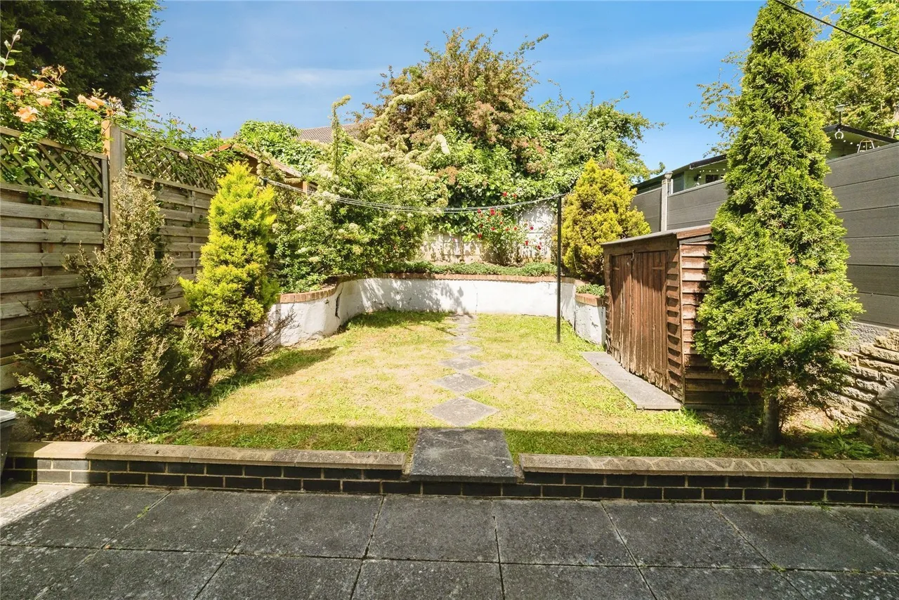 Ashingdon Close, Chingford, E4, photo 6