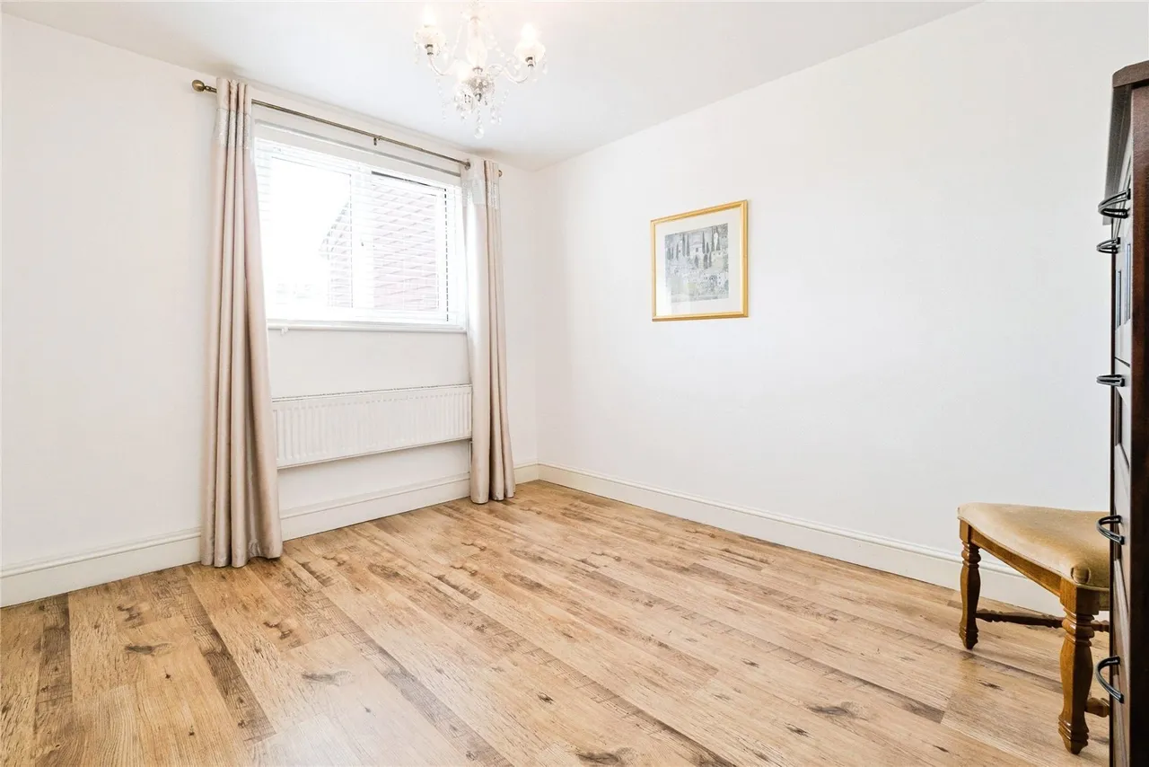 Ashingdon Close, Chingford, E4, photo 15