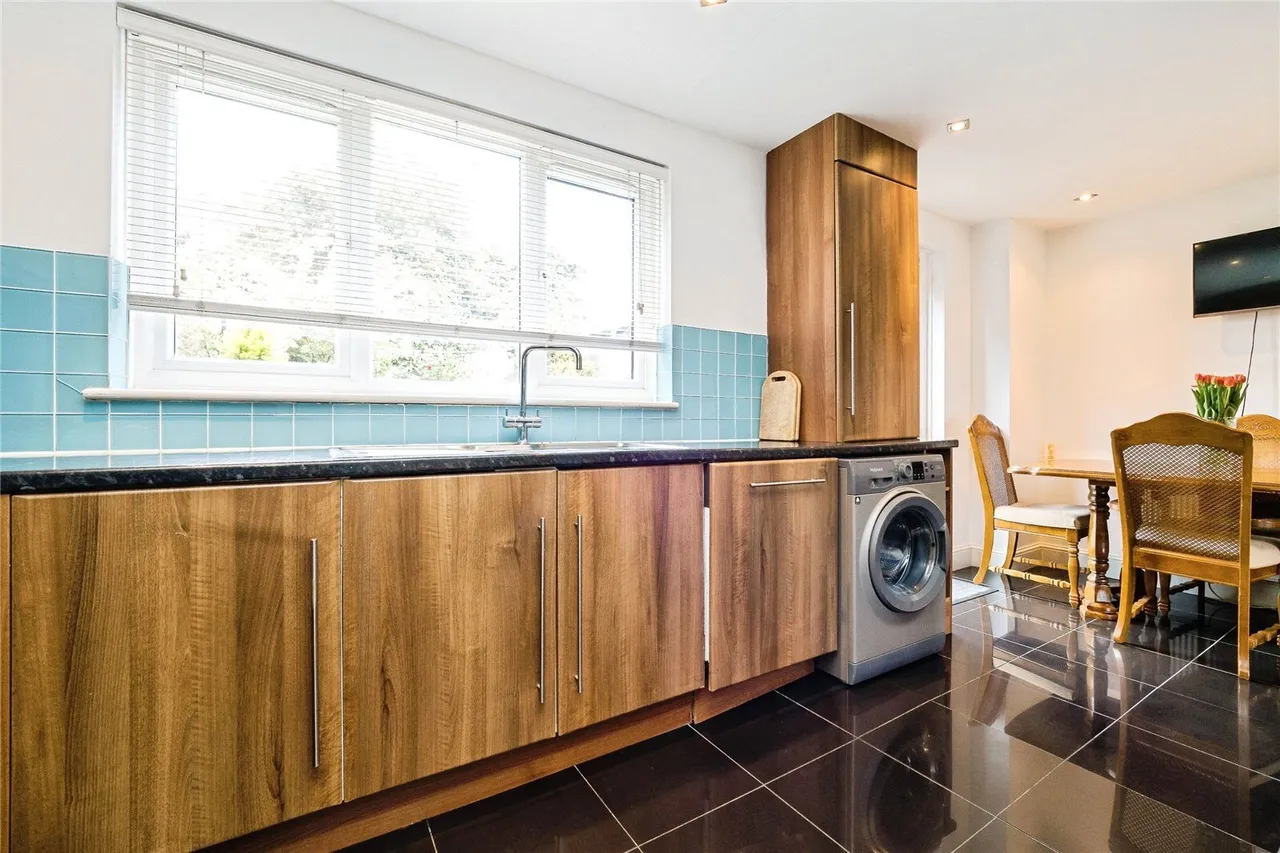 Ashingdon Close, Chingford, E4, photo 13
