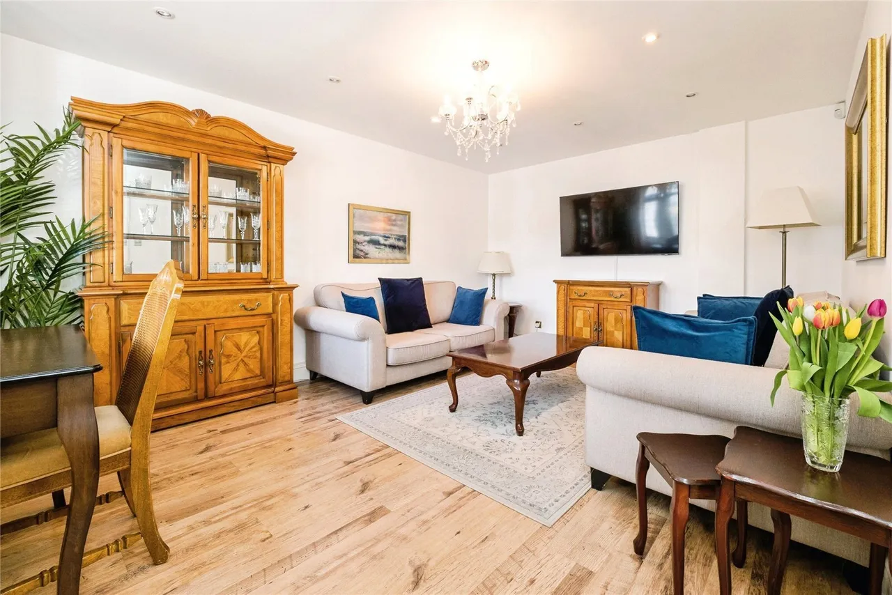 Ashingdon Close, Chingford, E4, photo 4