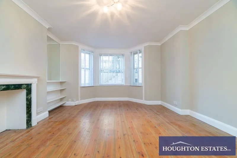 Warwick Avenue Maida Vale, London W9 2PP, photo 2