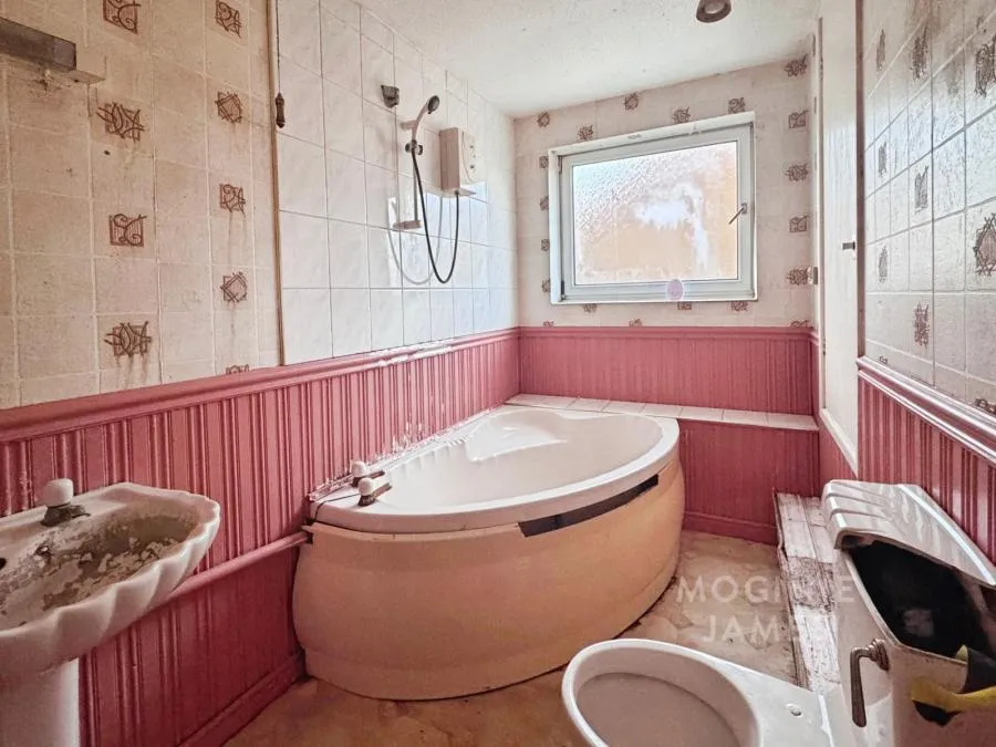 Laureate Close, Llanrumney, CF3, photo 8