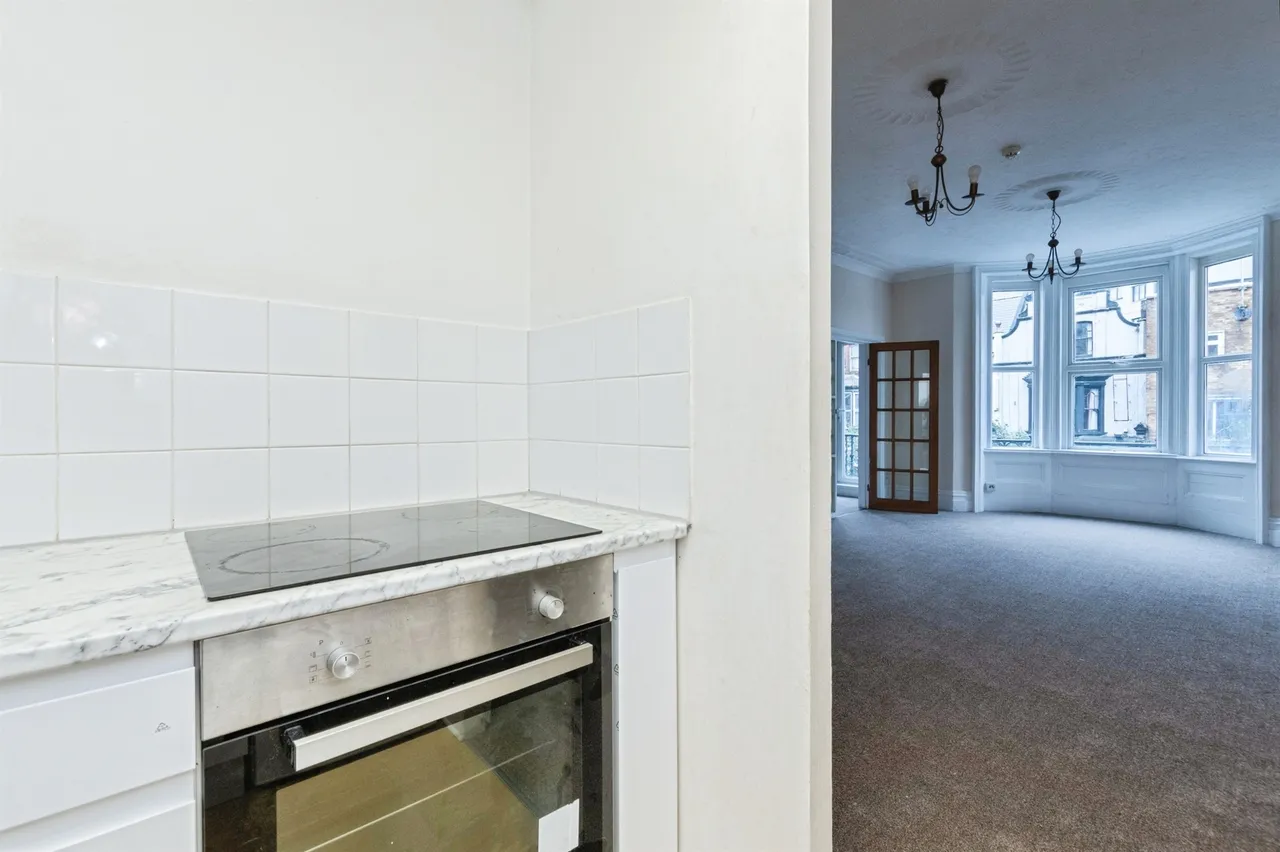 Holdenhurst Road, Bournemouth, BH8, photo 2