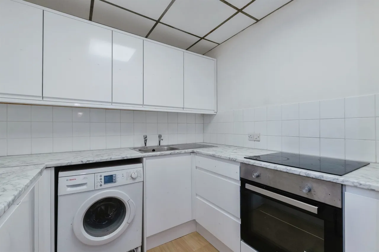Holdenhurst Road, Bournemouth, BH8, photo 3