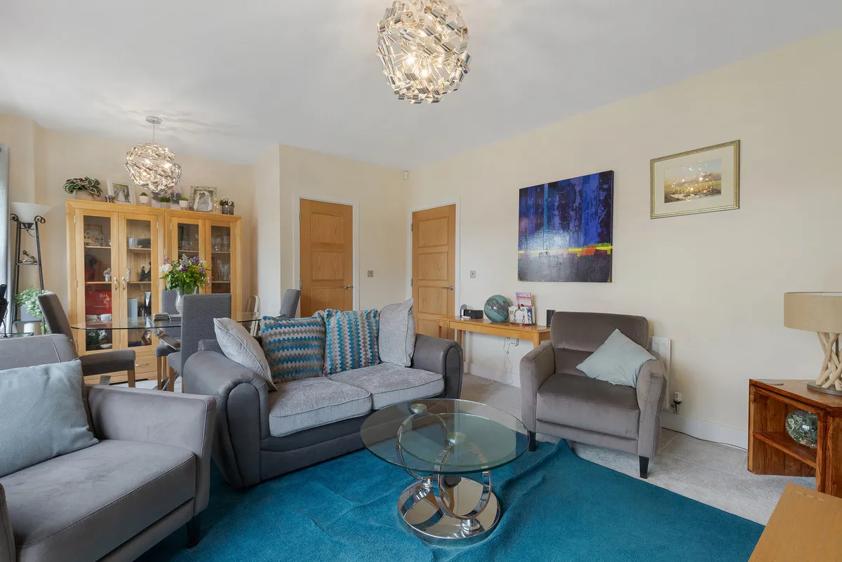 Roper Crescent, Sunbury-on-thames, TW16, photo 4