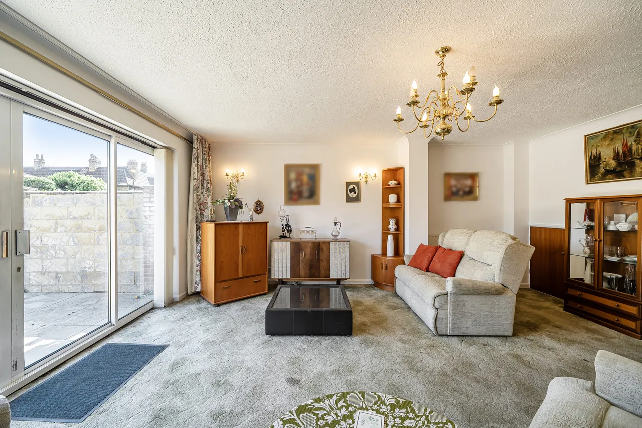 Manor Close, Ruislip, HA4, photo 9